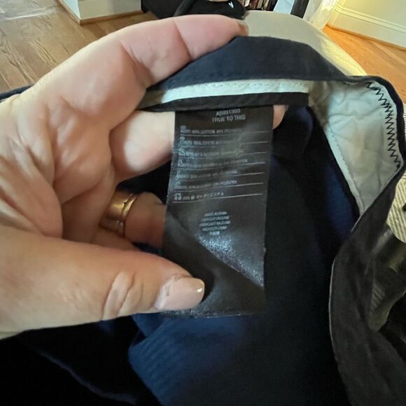 Volcom Corpo Class Navy Flat Front Bermuda Shorts sz 36 - Picture 6 of 7